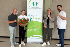 Ex-Boxweltmeisterin Ina Menzer unterstützt Dilborner Jugendliche